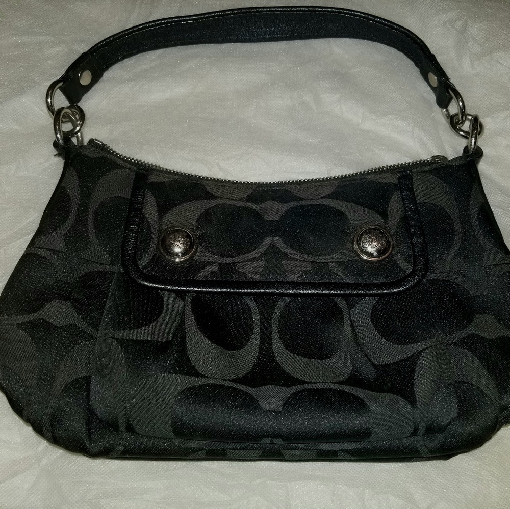 BEAUTIFUL- Coach Black Large C's Handbag FREE GIFT